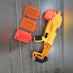 Nerf Alpha Strike Flyte CS-10 Motorized 10-Dart Gun With 3 Magazines